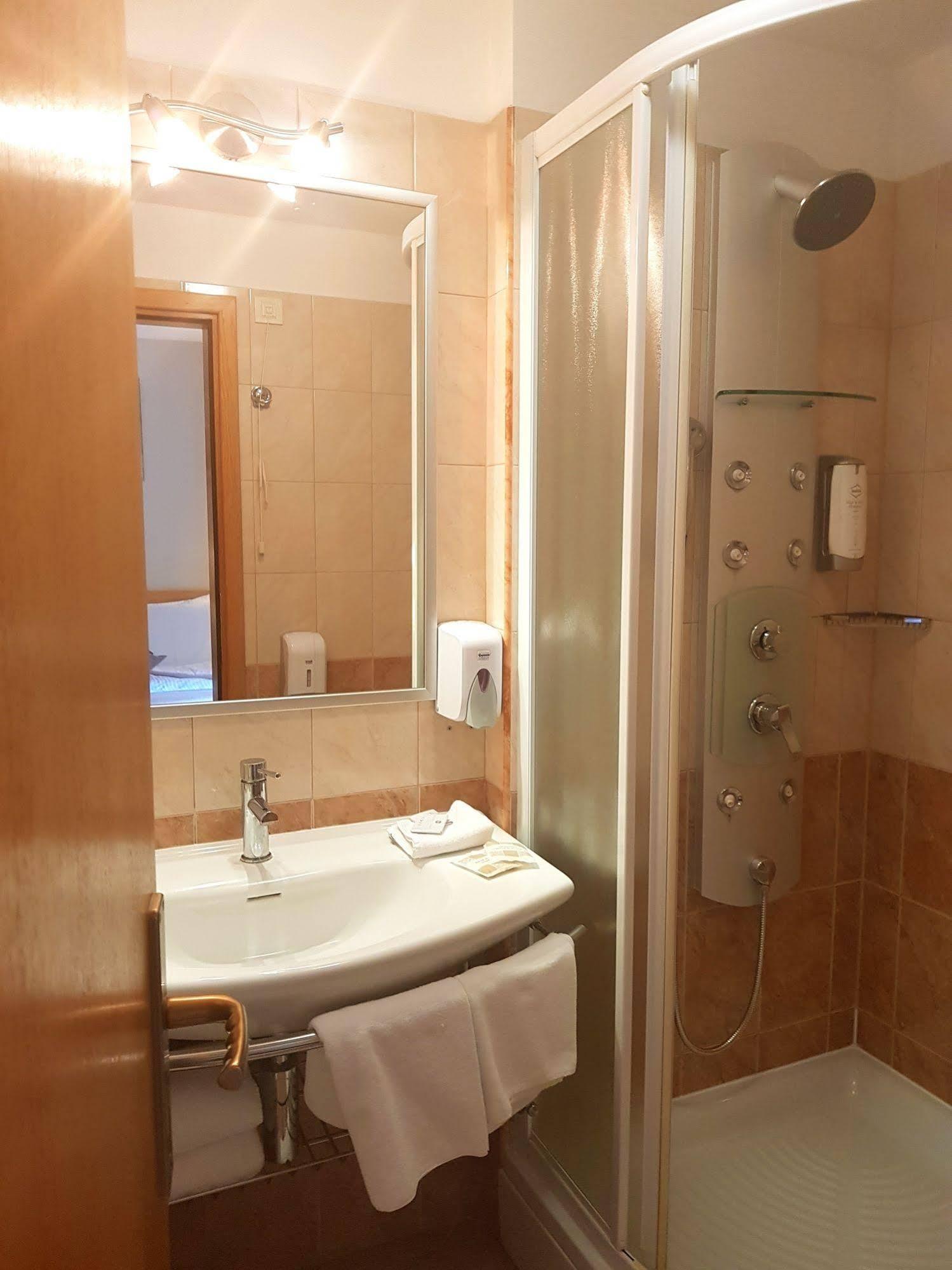 Boutique Hotel Santa Maria Novigrad  Ngoại thất bức ảnh