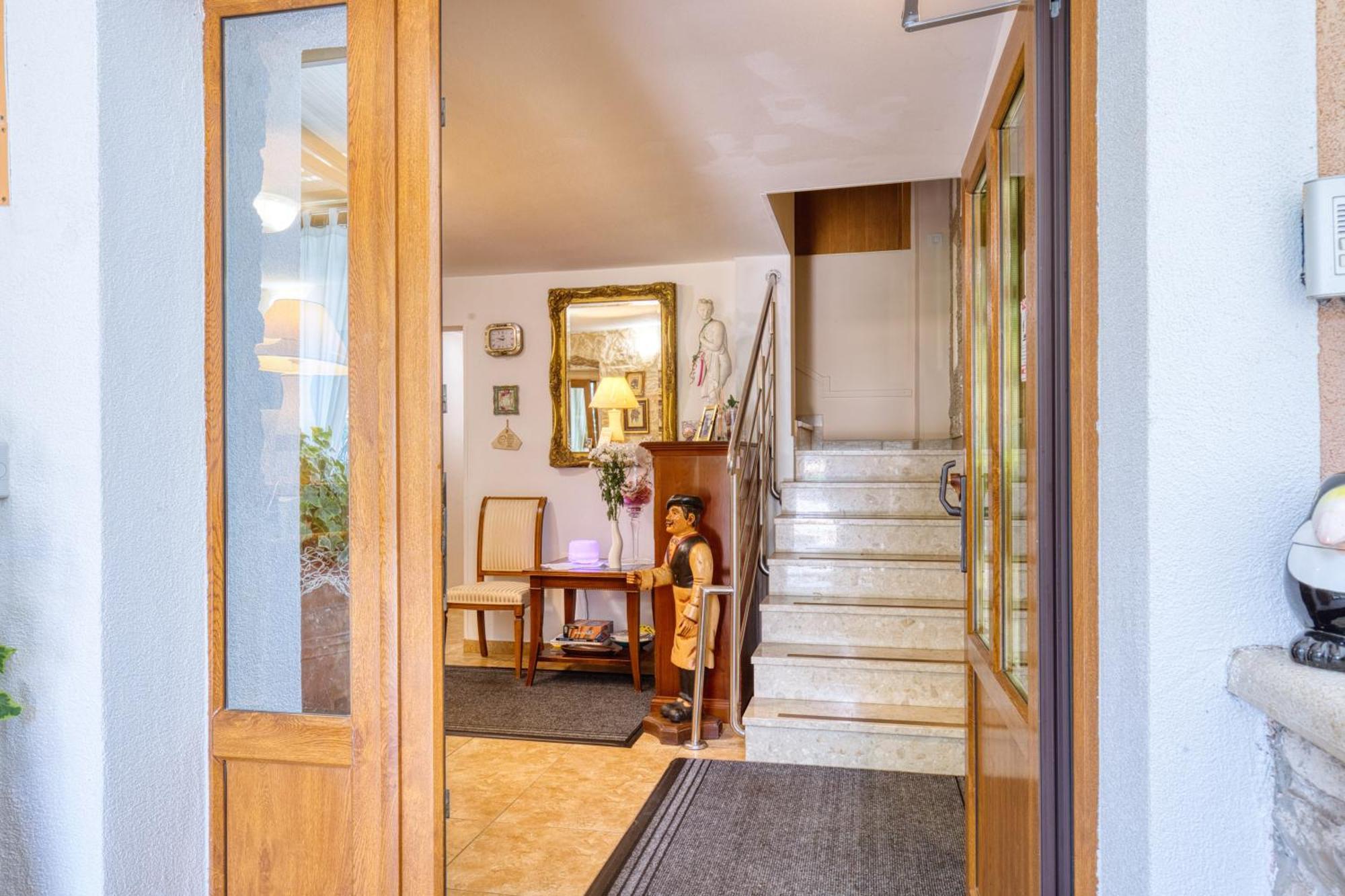 Boutique Hotel Santa Maria Novigrad  Ngoại thất bức ảnh
