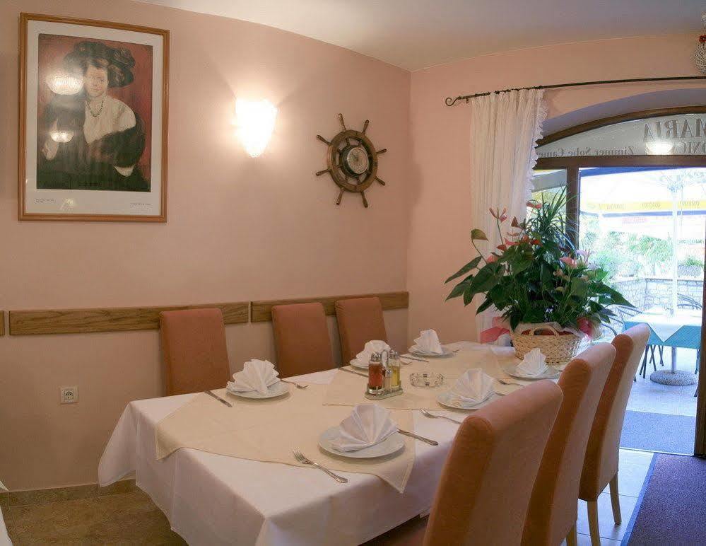 Boutique Hotel Santa Maria Novigrad  Ngoại thất bức ảnh
